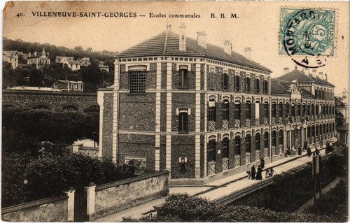 Doullens - 80 DOULLENS Cpa Animée Ecole Communale Et Rue De La Gare 33 Decauchy 670748206