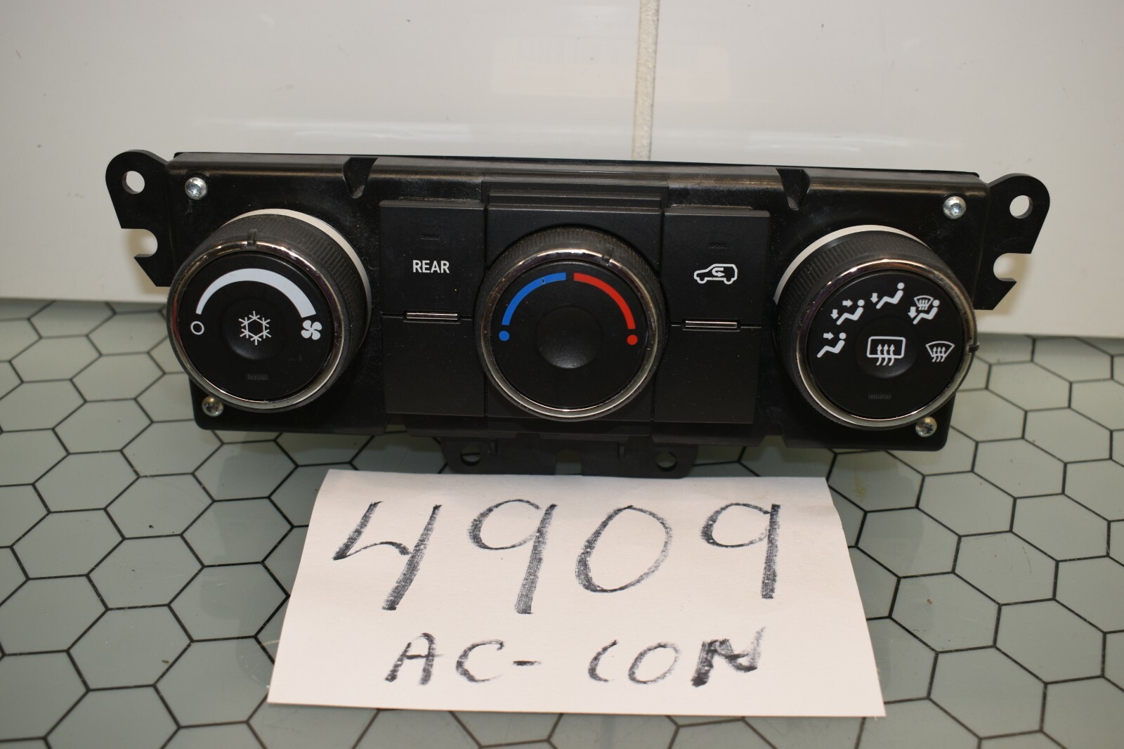 13 14 15 16 17 Chevrolet Traverse AC and Heater Control Used Stock #4909-AC