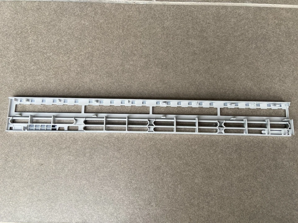 Cisco Catalyst WS-C3850-24S-S Faceplate for Replacement - Image 4 of 4