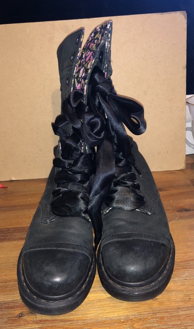 Doc Martens Triumph 1914 Red 12 Eye 