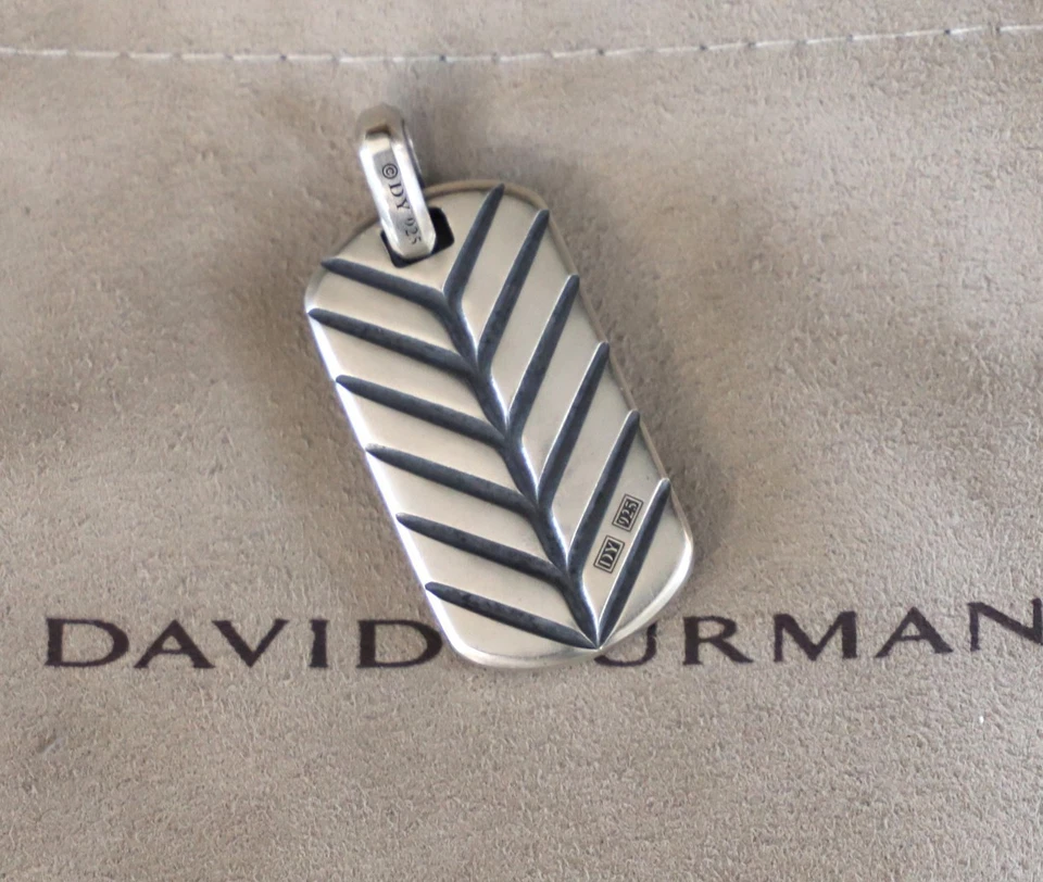 Colgante David Yurman Plata de Ley 35mm Streamline Etiqueta de Perro con Ojo de Tigre Foto 4 de 4
