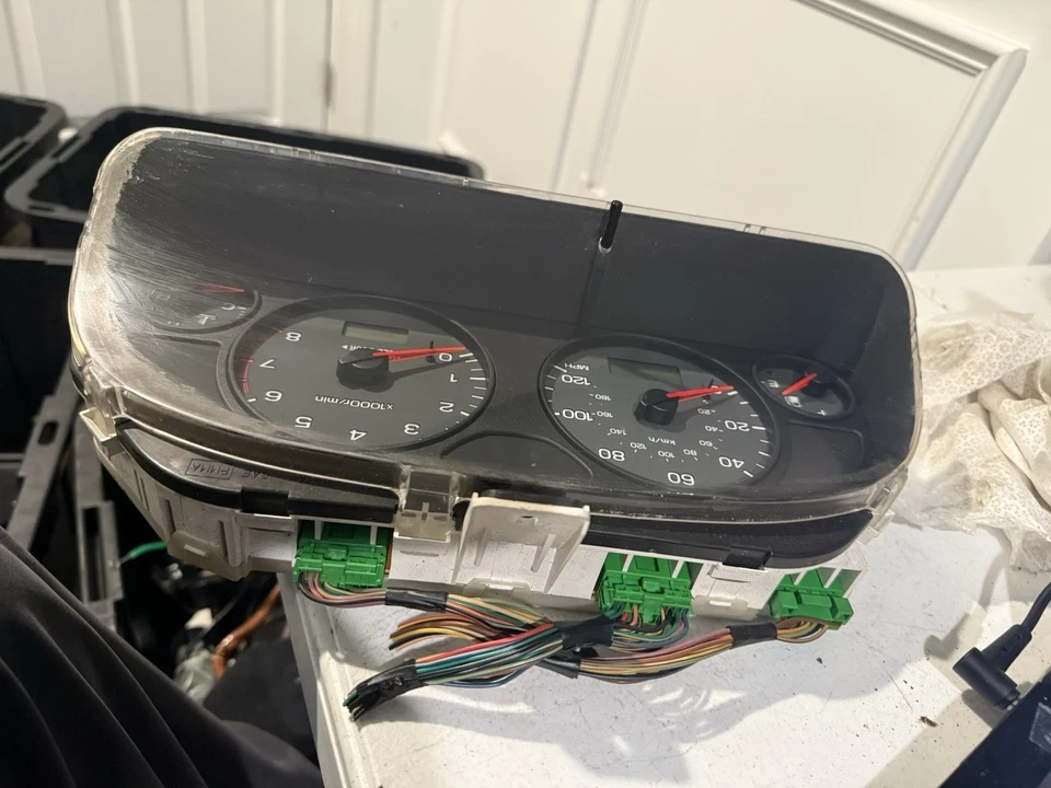 1998 年至 2001 年斯巴鲁 Forester 速度计仪表组仪表英里 224,251 — 第 2/4 张图片