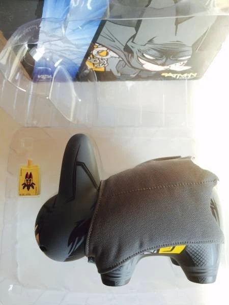KIDROBOT x KOZIK DC Labbit Batman 7 Vinyl Figure nuovo quasi nuovo scatola - Immagine 3 di 3