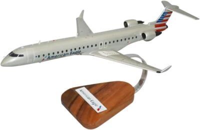 American Eagle Bombardier CRJ-900 New Hue Gray Desk Top Model 1/72 SC Airplane