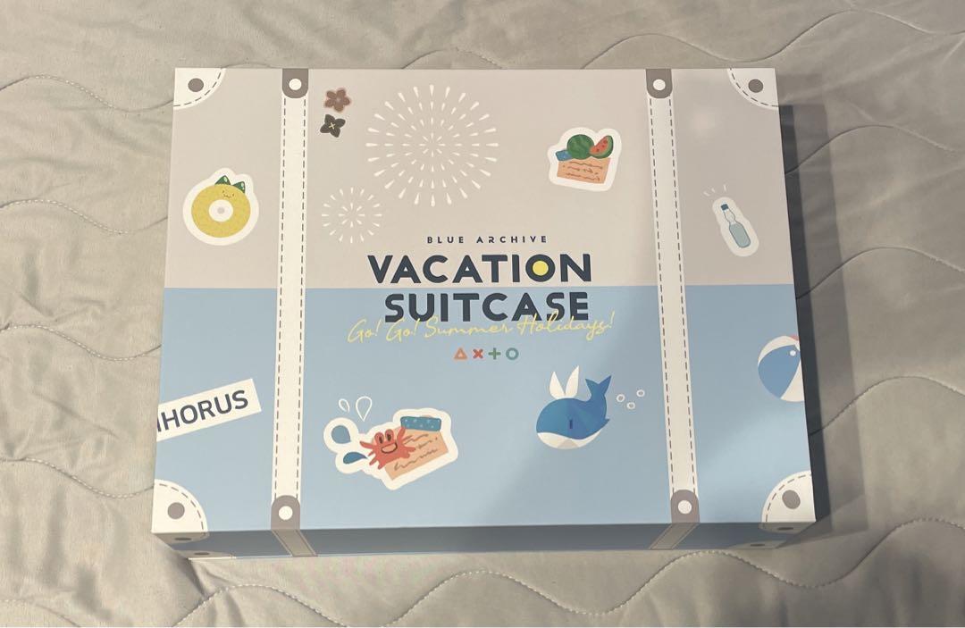 ブルーアーカイブ　vacation suitcase Amazon.co.jp: ブルアカ 1.5周年 ブルーアーカイブ VACATION