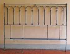 Tête De Lit En Fer Forgé Pour Lit Double Décorée Avec Des Arches 40 CH