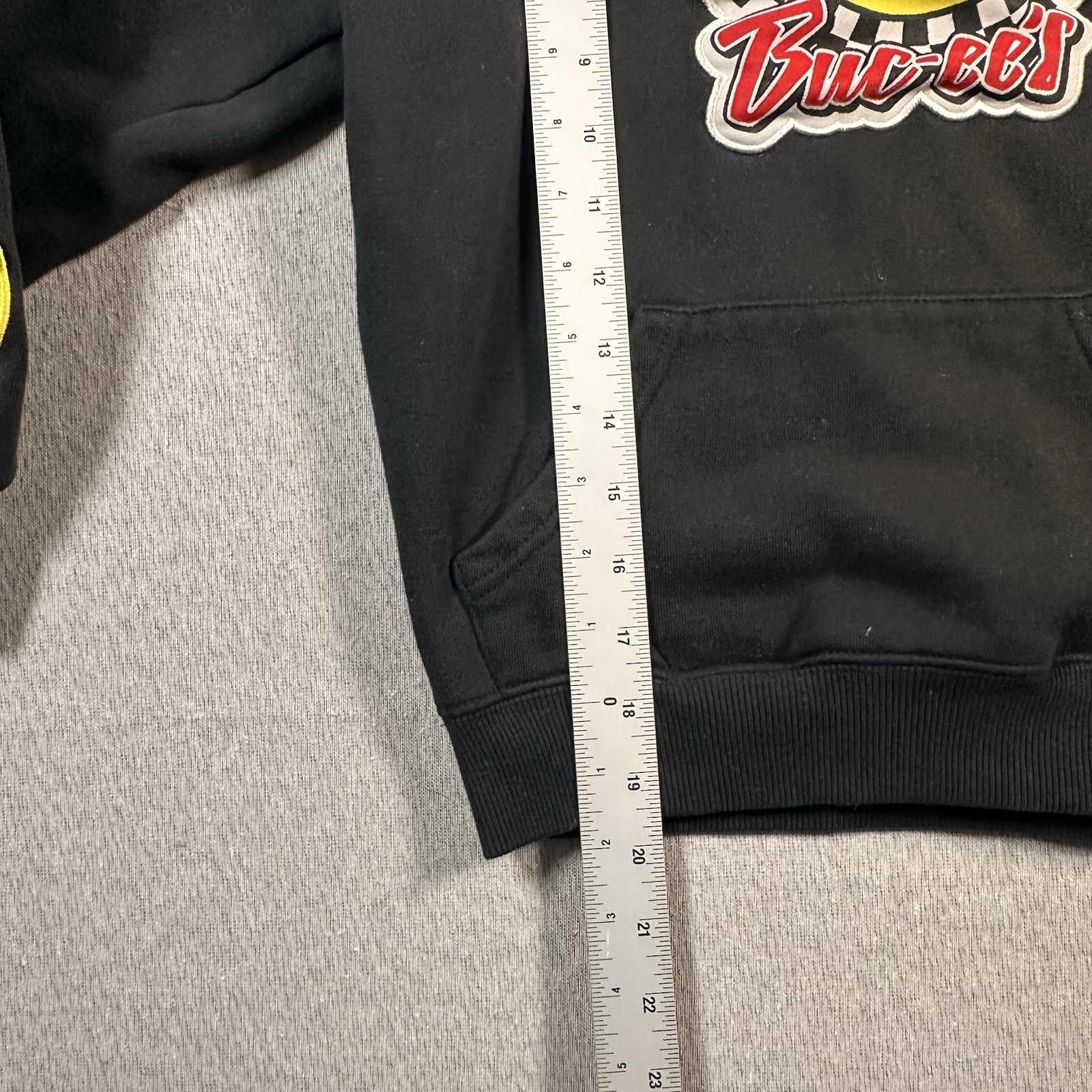 Buc-cee's Hoodie Youth Large Black Beaver Peace Sign Love Gas Station Pullover