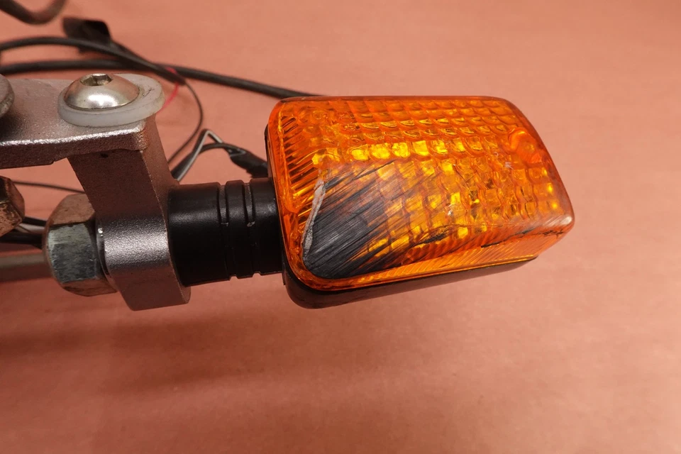 2004-2009 年雅马哈 FZ6-S FZ6S FZ6 FZ600 后车牌架和转弯信号 — 第 2/4 张图片