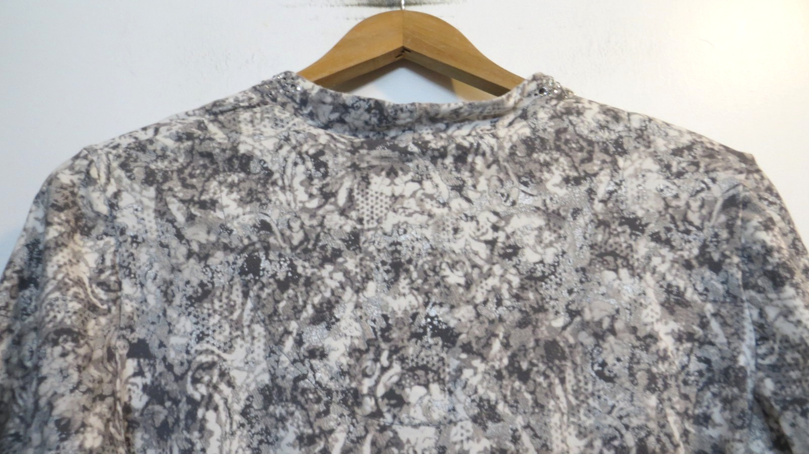 Ruby Rd. Shirt Womens Medium Pattern V Neck 3/4 S… - image 8