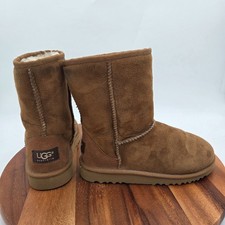 Size 2 UGG Australia Classic II Short Boots Women's Chestnut Wool Lined .