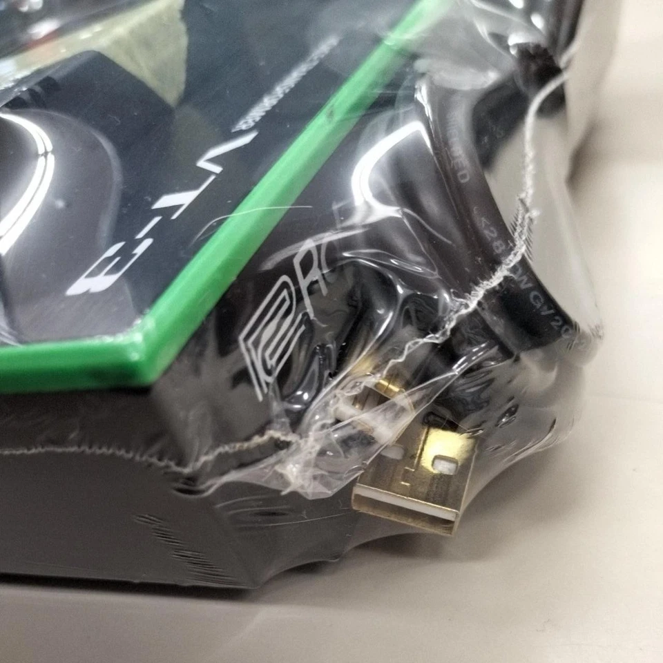 Roland AIRA VT-3 Voice Transformer Effects Processor - Image 2 of 4