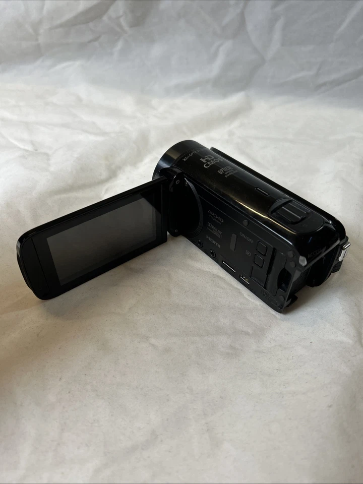 Canon Vixia HF R700 Full HD Camcorder - For Parts Or Repair Screen Issue - Image 4 of 4