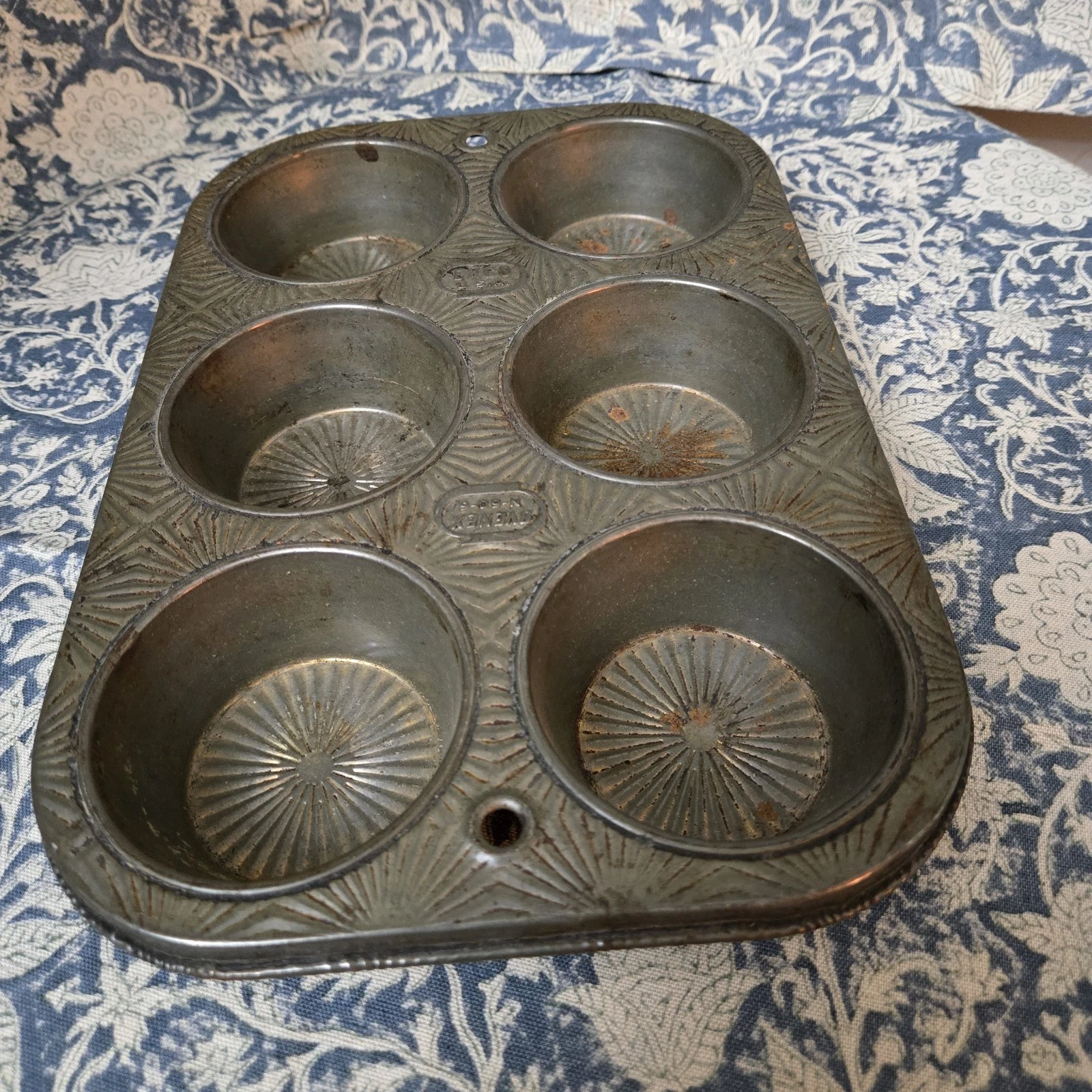 Vintage Ecko Ovenex 6-Hole Muffin Tin Kitchen Baking Rustic