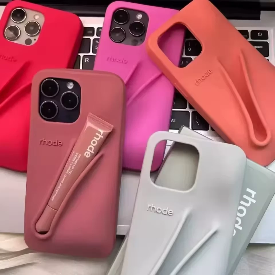 Cover tendenza Hailey Bieber Rhode lips labbra iPhone 16 15 14 13 12 11 Pro Max - Immagine 2 di 4
