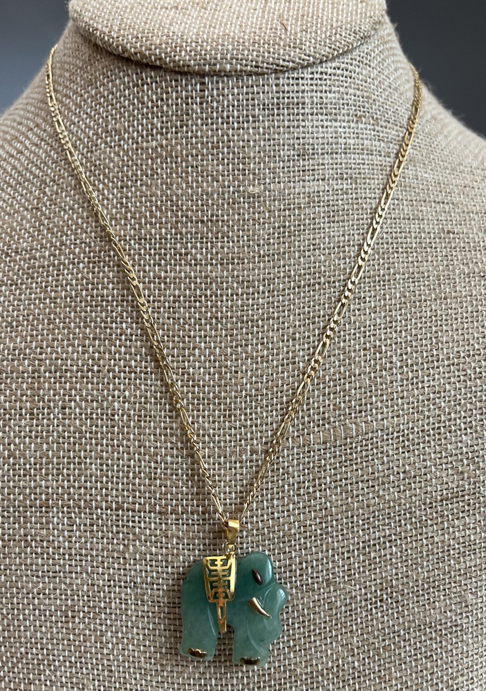 NECKLACE Elephant Made of Aventurine Stone Sterling Silver .925 Chain 18 in