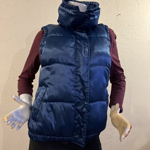 Old Navy womens Puffer vest size Medium 