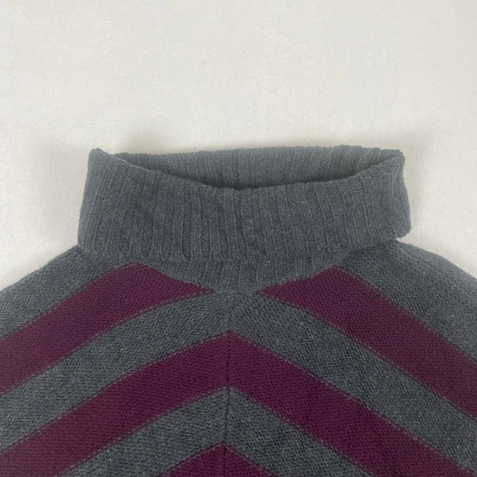 Suéter Grande Poof Excellence Gris Púrpura Rayas Cuello Alto Manga Corta Foto 4 de 4