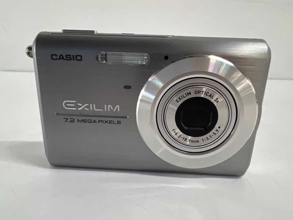 Casio Exilim EX-Z75 7.2MP Digital Camera Silver 2.6" LCD Display Wide Angle - Image 3 of 4