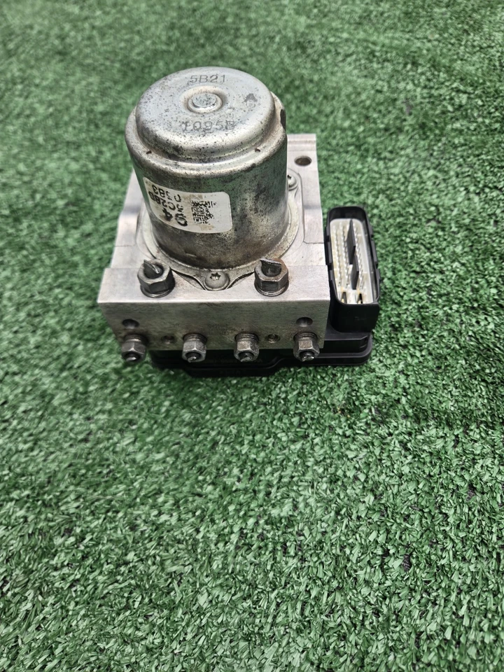 2015 Honda Accord Sedan ABS Anti- Lock Pump Module VSA Modulator Valve OEM T2FL6 - Image 2 of 4