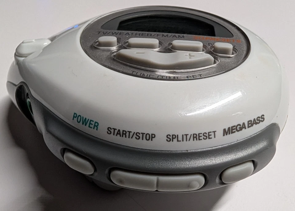 Sony S2 TV Weather FM/AM Walkman SRF-M85V Belt Clip Mega Bass Tested Working - Image 4 of 4