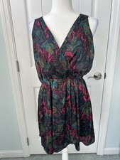 BCBGeneration Women's Short A-Line Cocktail Dress Sleeveless V-Neck Paisley L