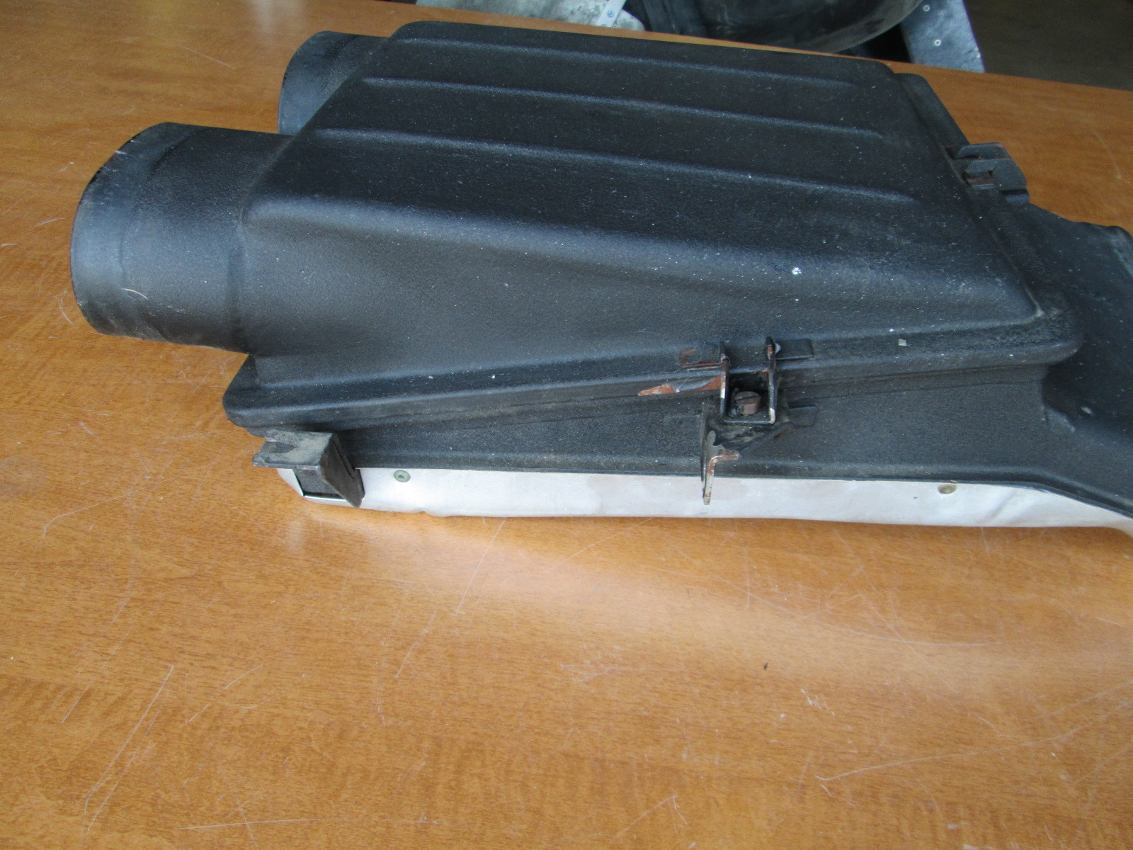 Ferrari Testarossa  - Air Cleaner / Intake Box # 121285