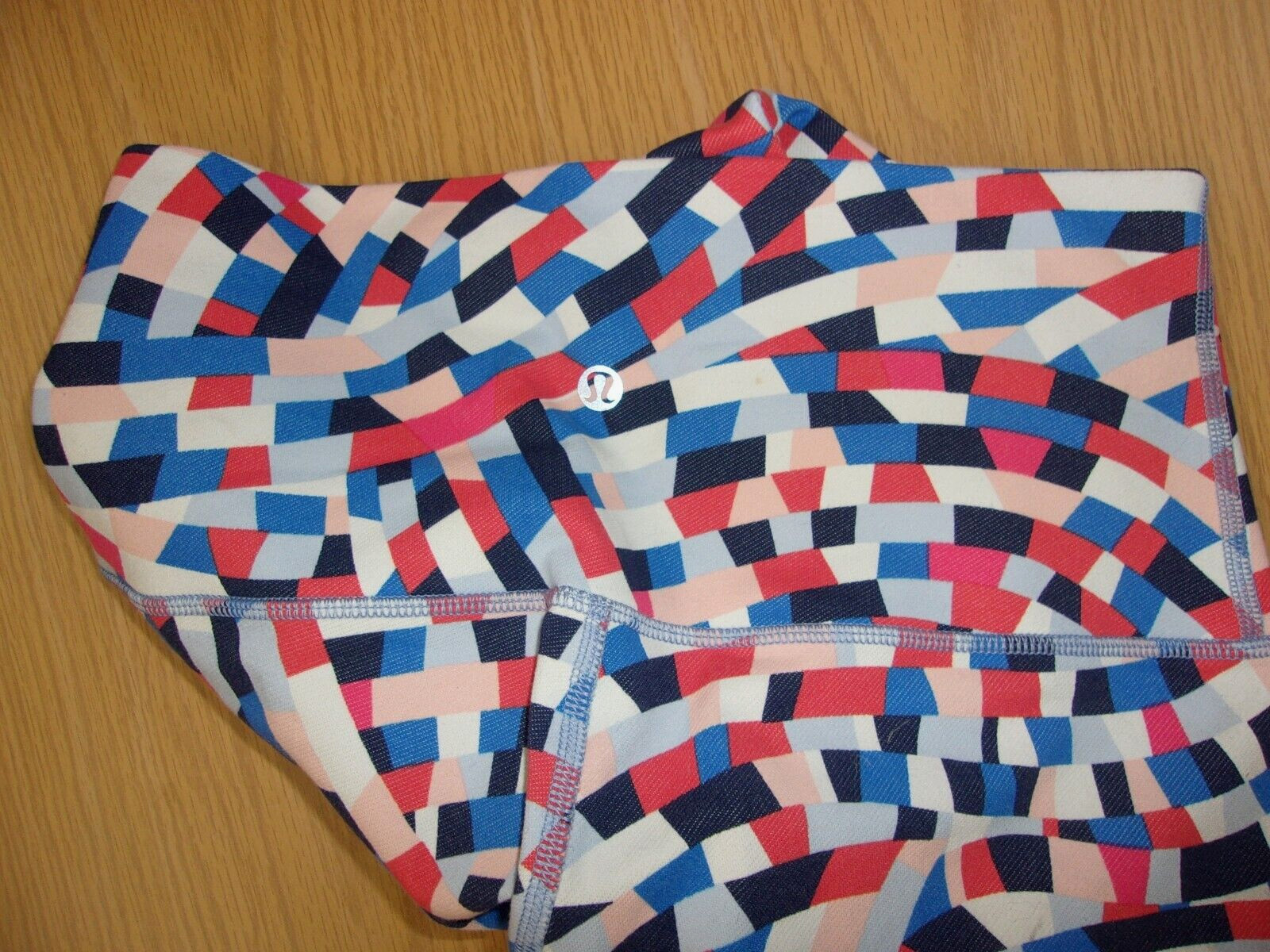 Lululemon Performance Geometric Pattern Print Leg… - image 2