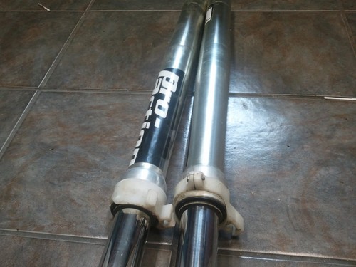 2003 03 Yamaha Front Fork Assembly # 5UP-23102-00-00 & 5UP-23103-00-00 YZ 250 - Picture 3 of 6