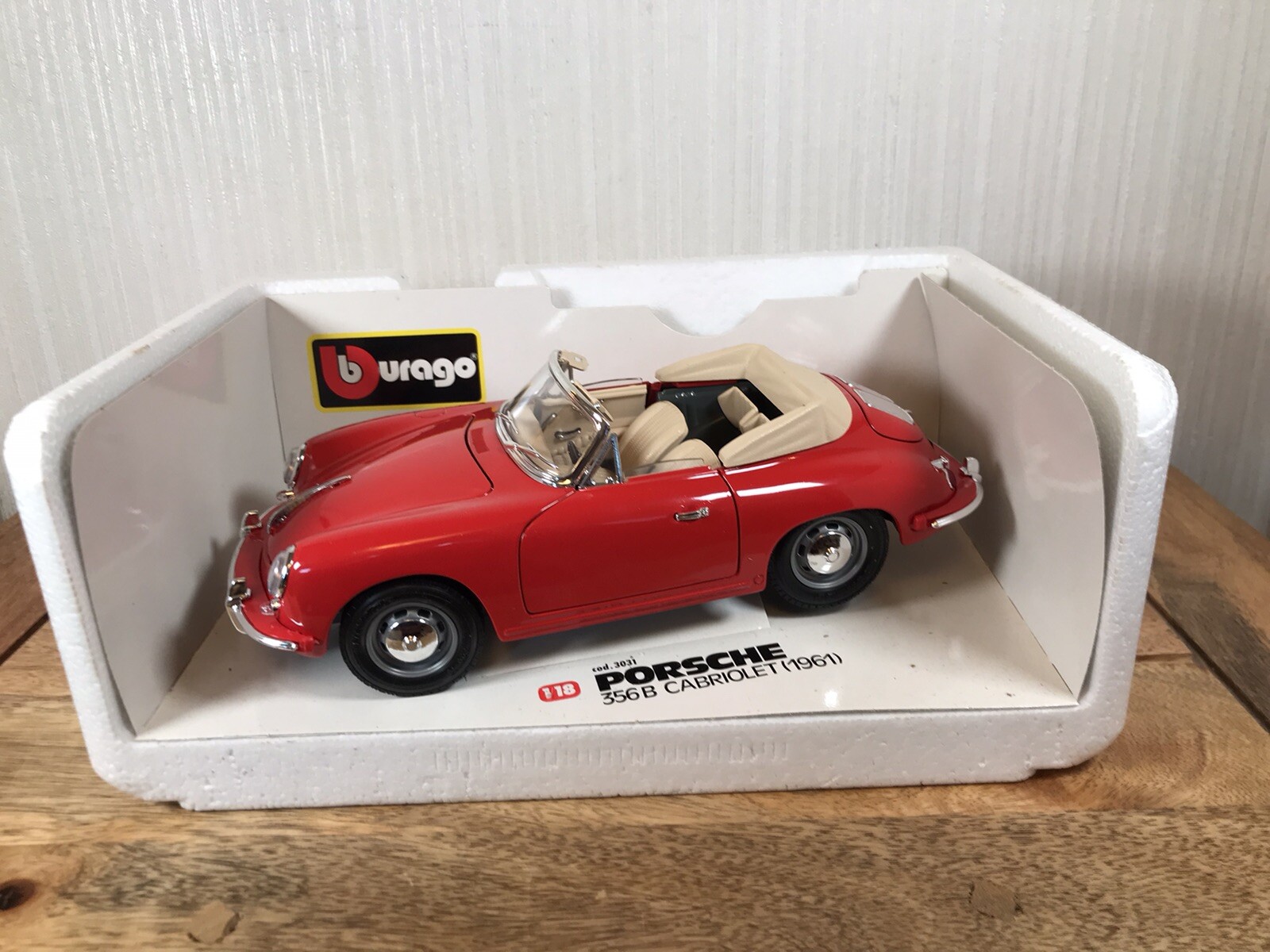 Burago 1:18 Porsche 356B Cabriolet 1961 Die Cast Model Boxed See description!