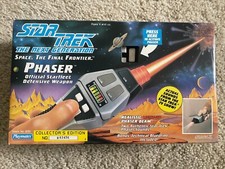 Vintage 1992 Playmates STAR TREK The Next Generation TNG Phaser Weapon Mint Box