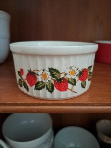 Sheffield Strawberries and Cream Stoneware Collection Ramekin, 70s, VTG.Japan