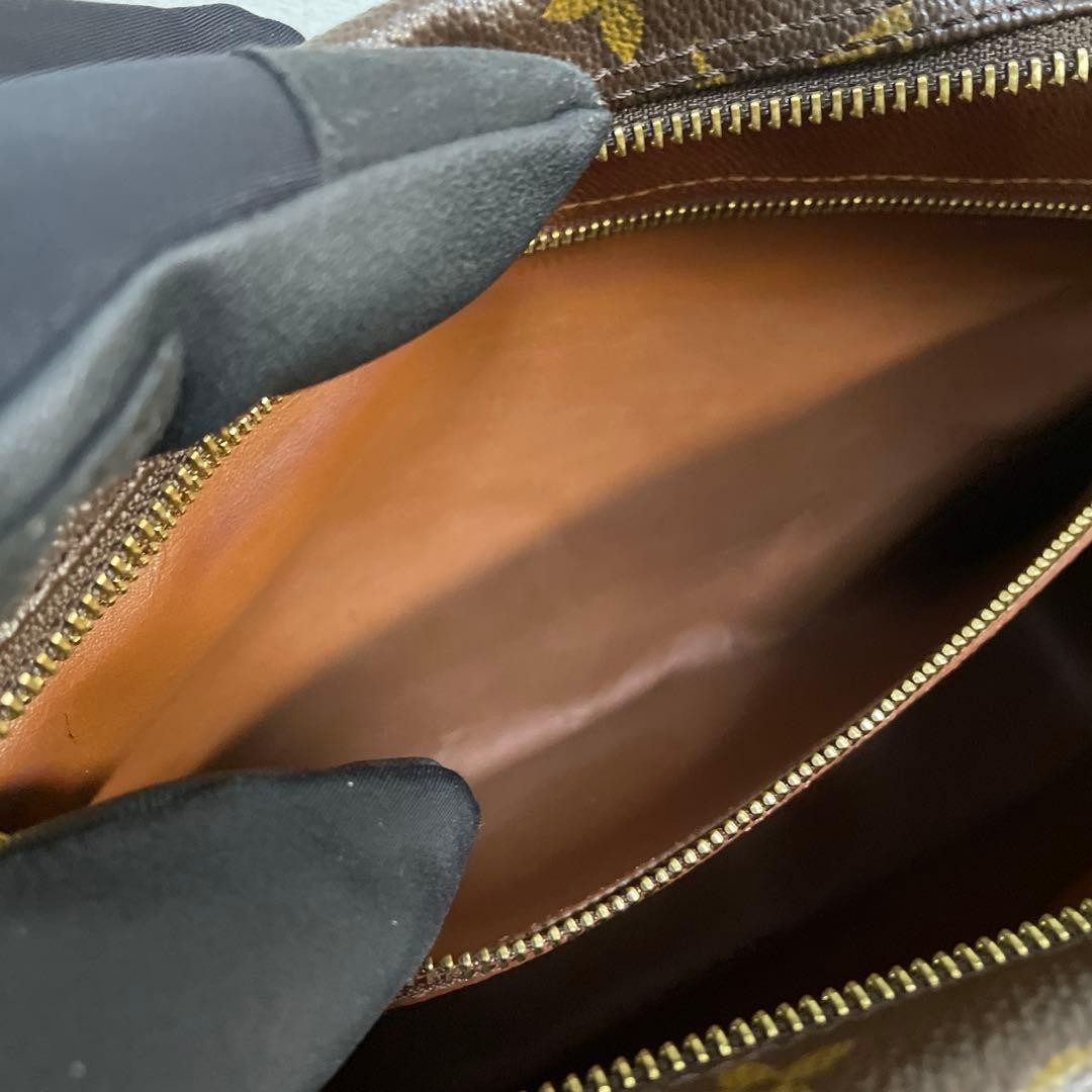 [Almost unused item] Louis Vuitton Trocadero 30 Monogram Shoulder Bag image 4