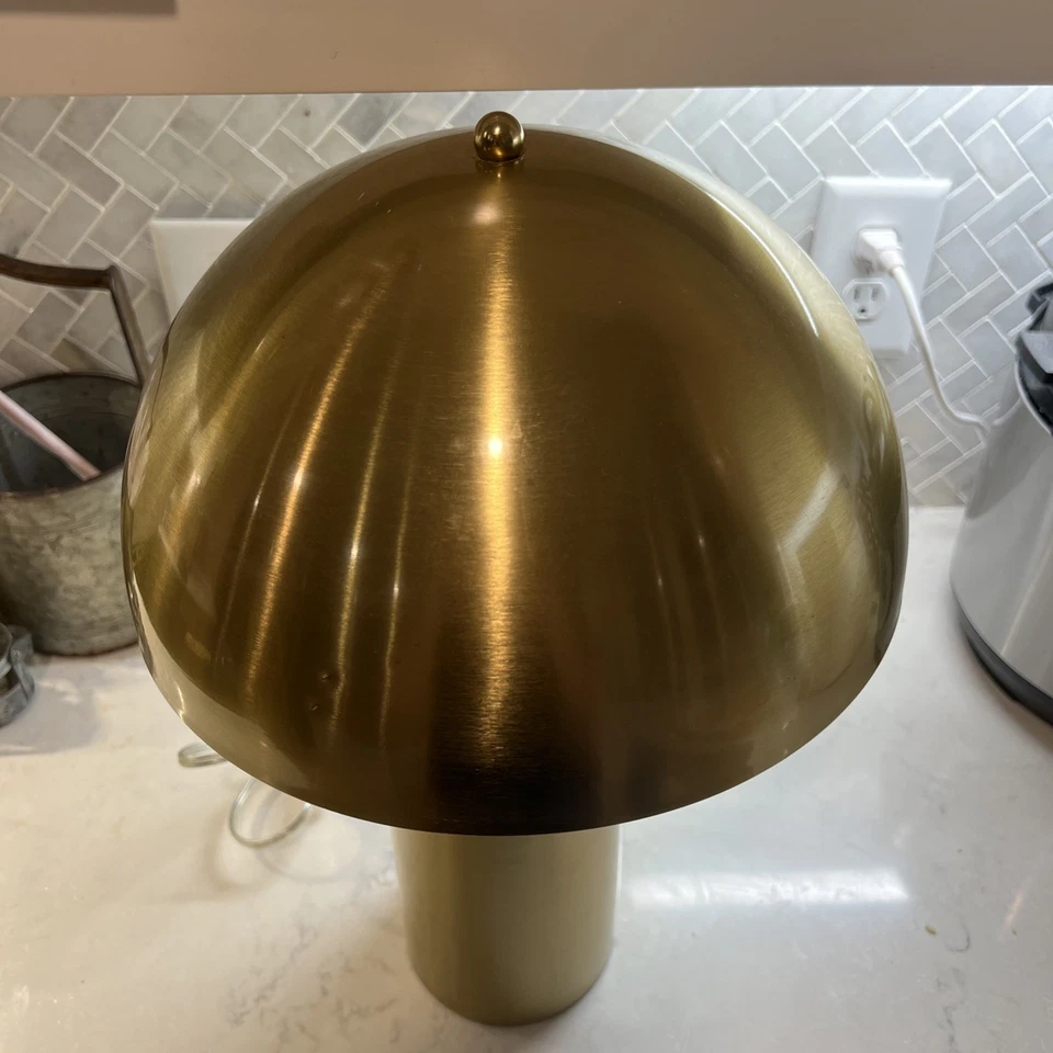 Lámpara de mesa Halston de metal con hongos de 18" de alto - dorada nueva Foto 2 de 4