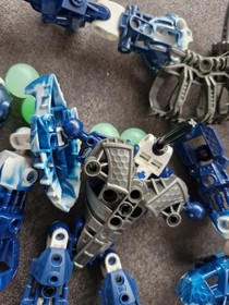 LEGO Bionicle Hahli Inika 8728 with Canister and Instructions Great Condition