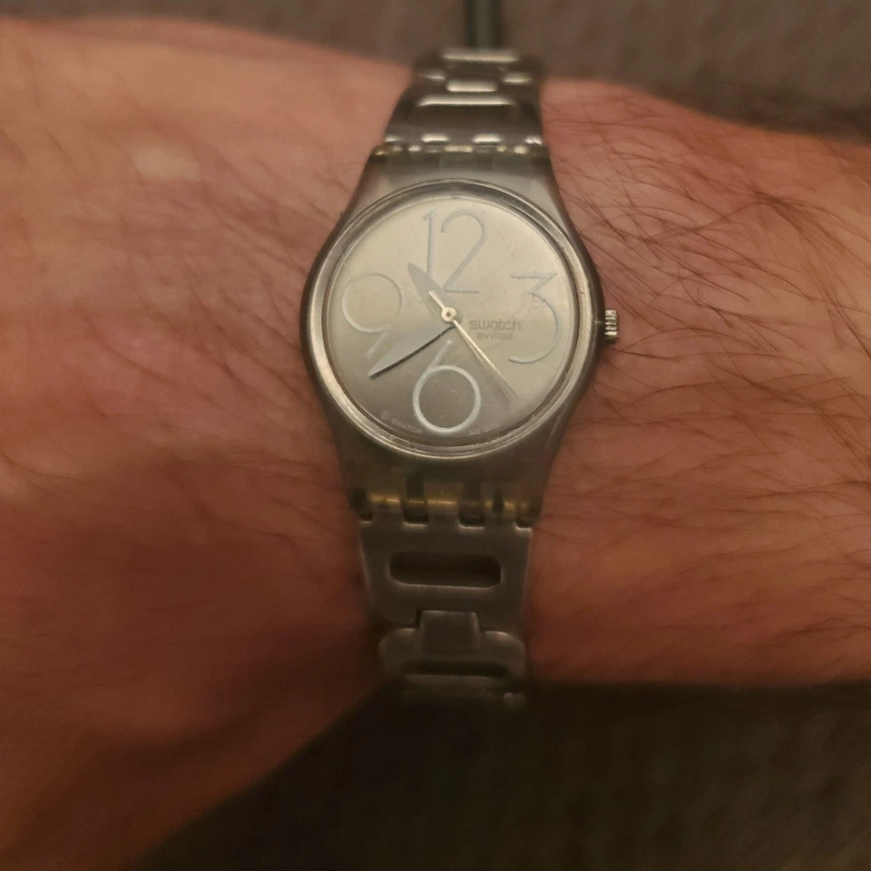 Vintage Swatch-Watche AG 2002 Anolog New Battery, Works Great, Ships Emediately - Image 4 of 4