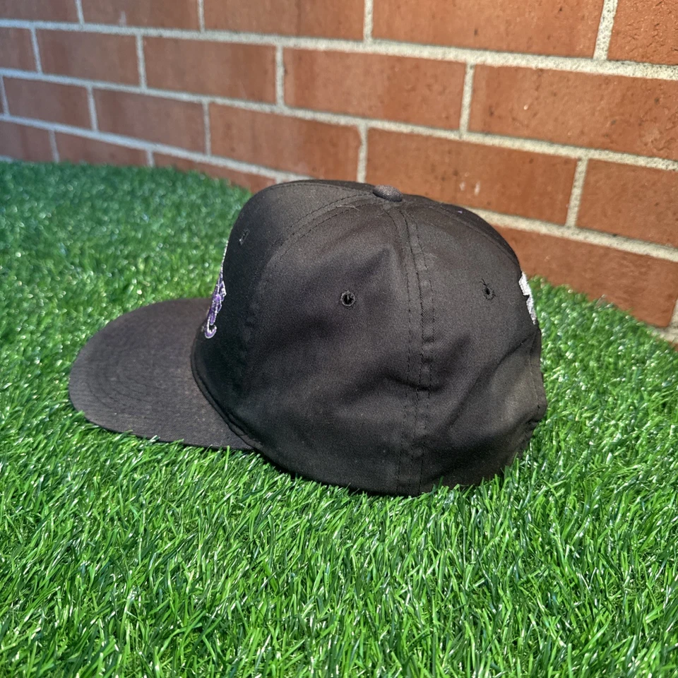 Винтажная стартовая бейсболка Los Angeles Lakers с вышитым мячом и сценарием движения - Изображение 4 из 4