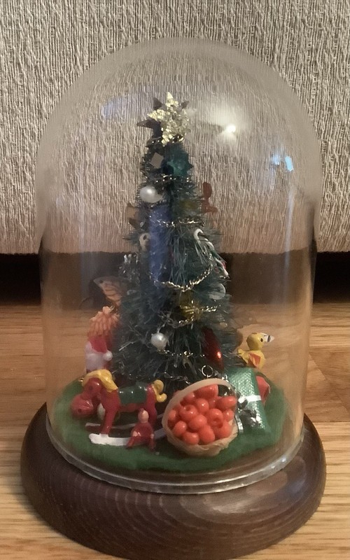 Bottle Brush Decorated Christmas Tree Glass Cloche Wooden Stand Presents 5” Tall