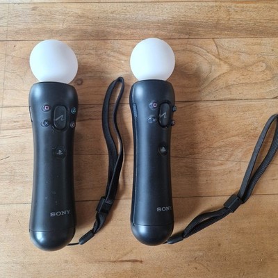 2Stück  PS3 Move Motion Controller + Ladekabel + Kamera + 2 Spiele