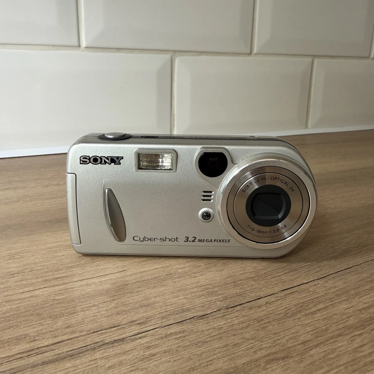 Preços baixos em Sony Cyber-shot DSC-P72 Câmeras Digitais | eBay