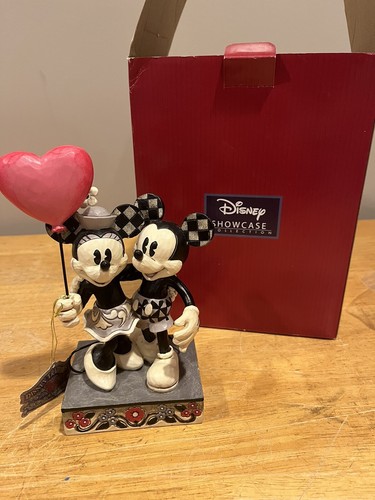 Mickey Mouse And Minnie “Love Is In The Air” Jim Shore - With Box