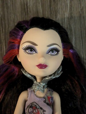 Ever After High School Spirit Raven Queen Doll Mattel Shoes Bracelet Necklace