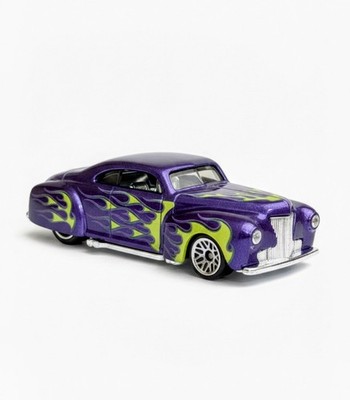 Hot Wheels 2011 Heat Fleet Tail Dragger Purple Green Flames 98/244 Diecast Car