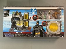 Jada Batcave Playset With Metal Nanofigures | Batman Toy With Light-Up Platform & Sliding Door | Action Figure Set For Kids 5+