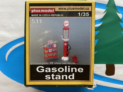 Plus Model Gasoline Stand (1/35) #511