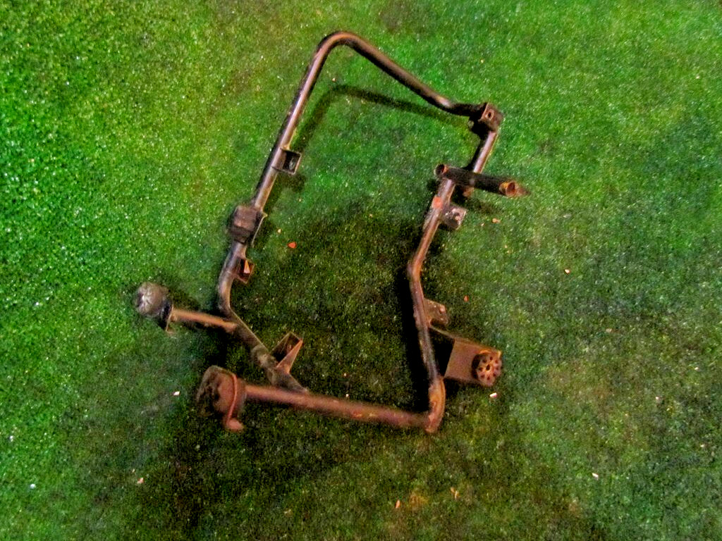 2001 Bentley Arnage Coolant Reservoir Overflow Bottle Bracket