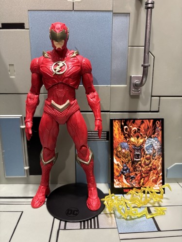 Flash Action Figure Photos from Comic-Con: Flashpoint, The New 52 and