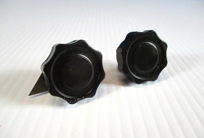#ad Bakelite Pointer Knobs Scallop Edge Pair 1 1 8quot; Wide Ham Radio Test Equipment $17.77
