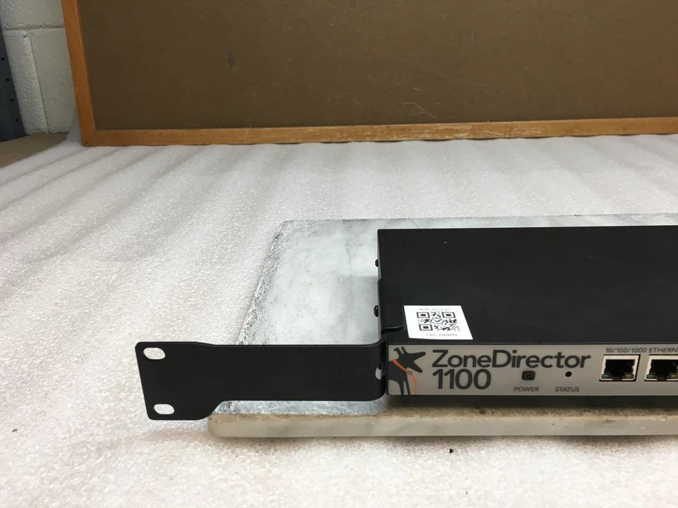 Ruckus Wireless ZoneDirector 1100 Wirelsess Controller w/ Rack Mountable Ears - Image 2 of 4