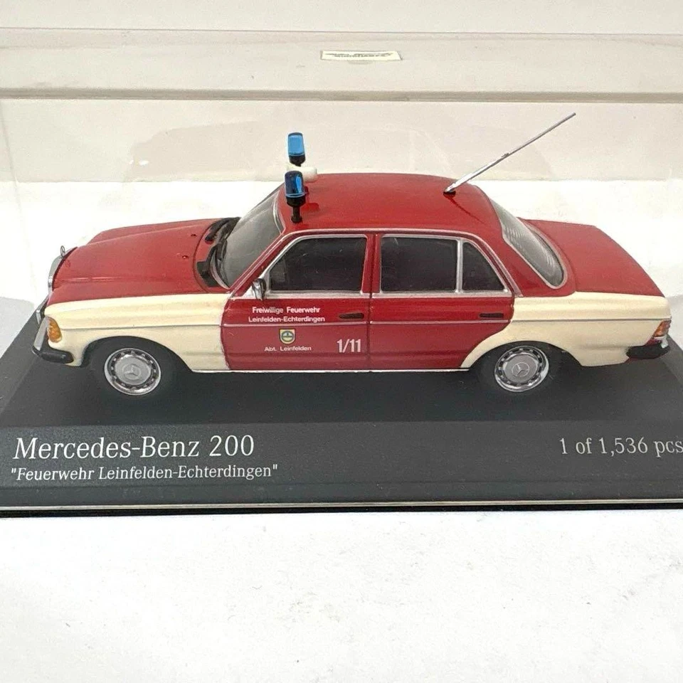 MINICHAMPS 1/43 Mercedes-Benz 200 Fire Command Vehicle Diecast Model - Image 3 of 4
