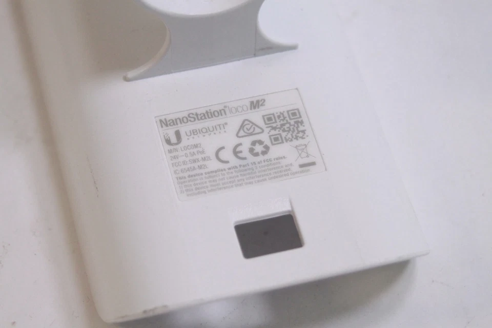 Ubiquiti NanoStation Loco M2 (LocoM2) AirMax 2.4GHz Indoor/Outdoor READ - Image 2 of 2